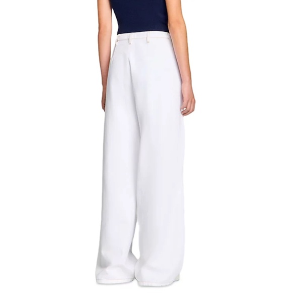 Everly Pleated Wide Leg Jeans in White - Picture 3 of 6